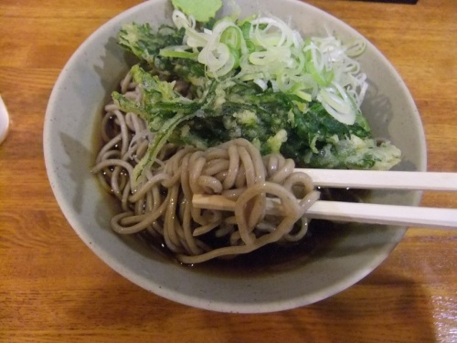 都そば＠帝国劇場下の冷し春菊天そば２