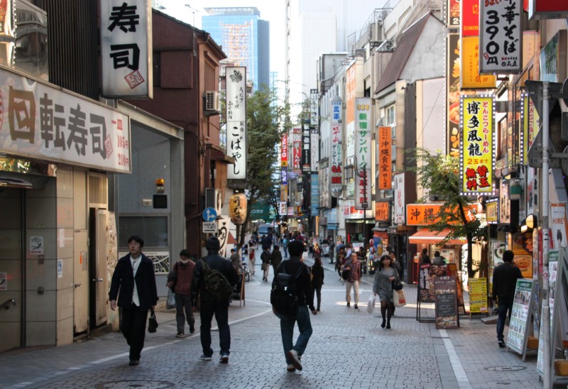 ４．新宿三丁目：新宿通り北側-09D 1611qt.jpg
