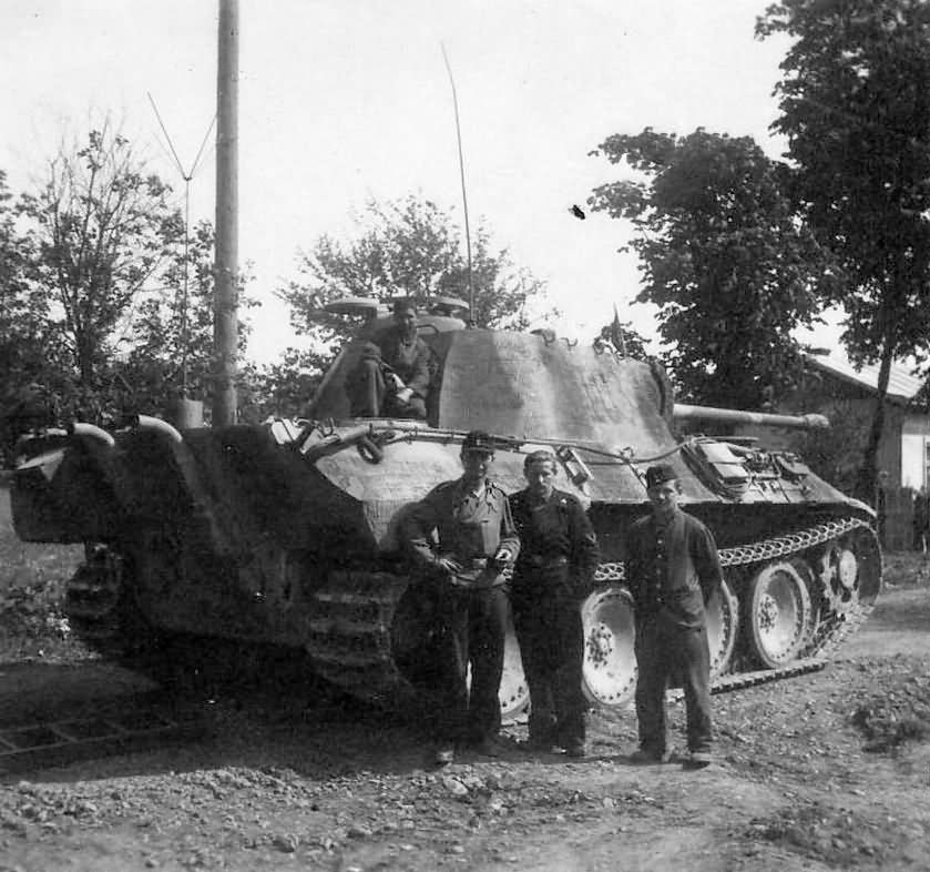 Panther_I03_befehlswagen.jpg
