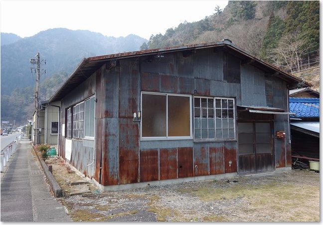 08シャビーな倉庫