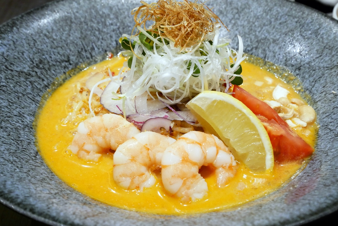 桂花苑　海老味噌香る海老と野菜の和え麺.JPG