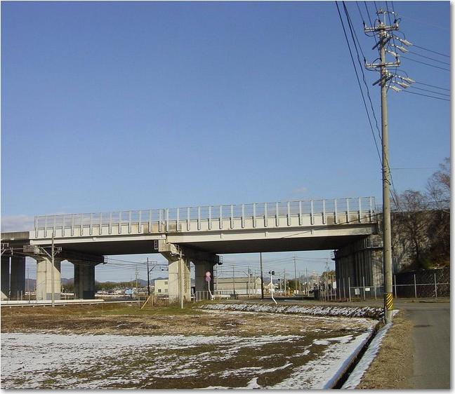 11行く先に道路