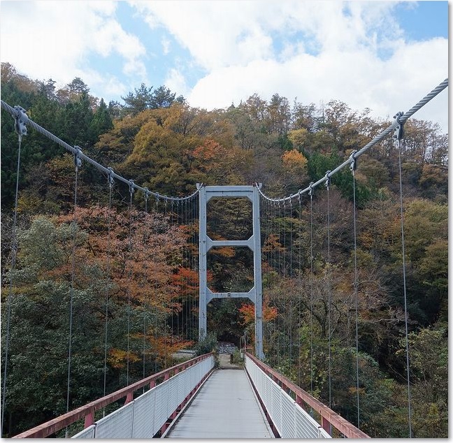 07紅葉の吊り橋