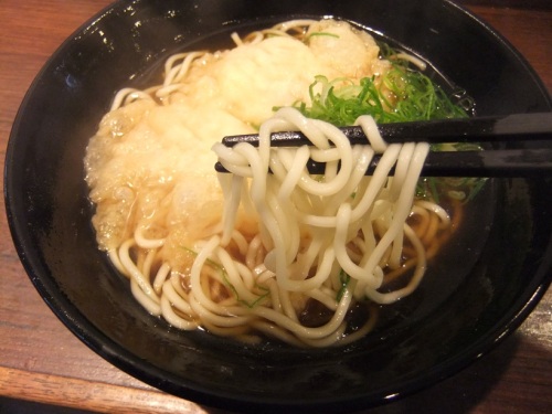 えきそば＠JR姫路駅７・８番線ホームの天ぷらえきそば２