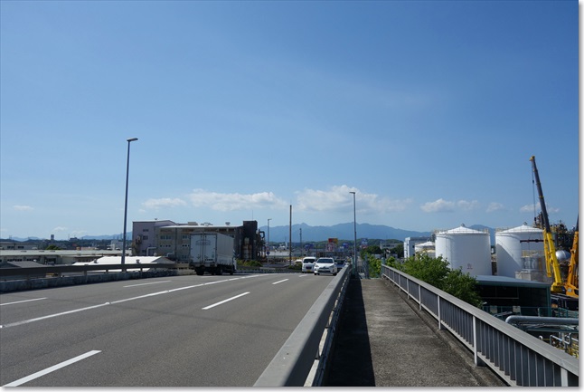 114結局この道路に出ました