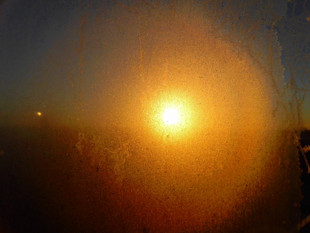 07氷越しに見た太陽.jpg