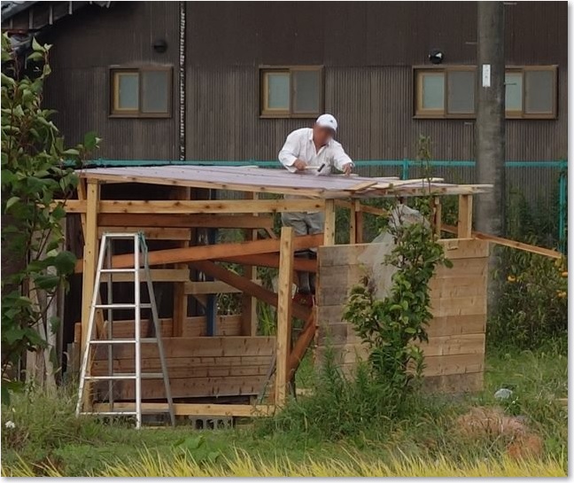 32お父さん作業中R