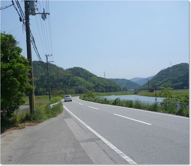 32こんな街道に出ました