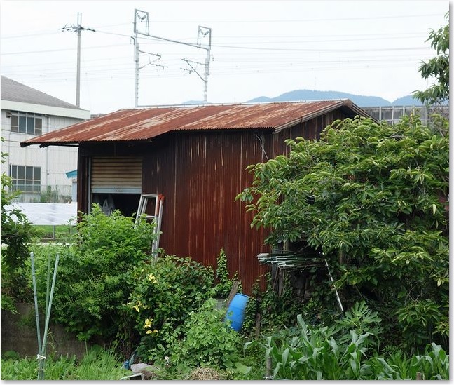 14錆びた小屋