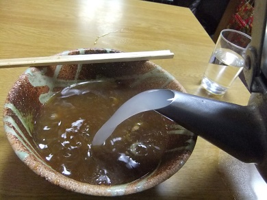 梅田４丁目・角萬のそば湯