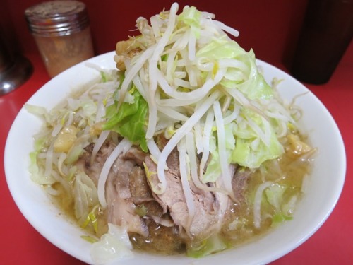 20130611_ラーメン二郎ひばりヶ丘駅前店_ラーメン豚入りweb.JPG