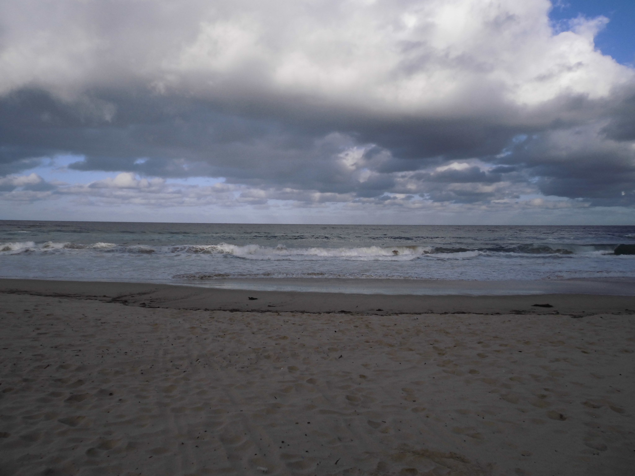 beach-near-nsw-airport.JPG