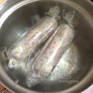 130125鶏ハムづくり仕上げ -4 ラップごとゆでる