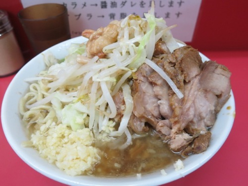 20120905_ラーメン二郎小岩店小豚入りweb.JPG