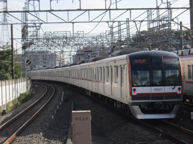 東京メトロ10000系