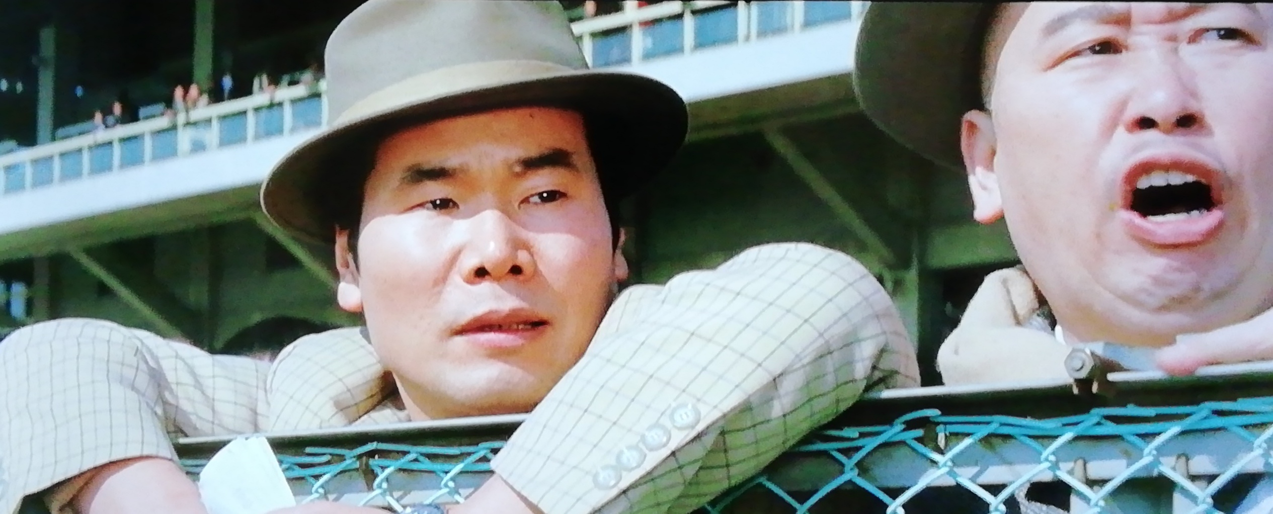 寅さんバックにスタンド.jpg